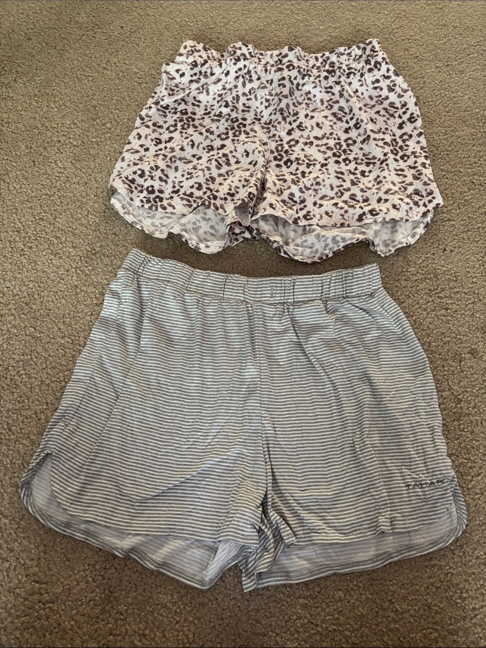 Tahari comfy shorts-Women’s Leopard Print and Striped Sleep - Pink & Gray size S